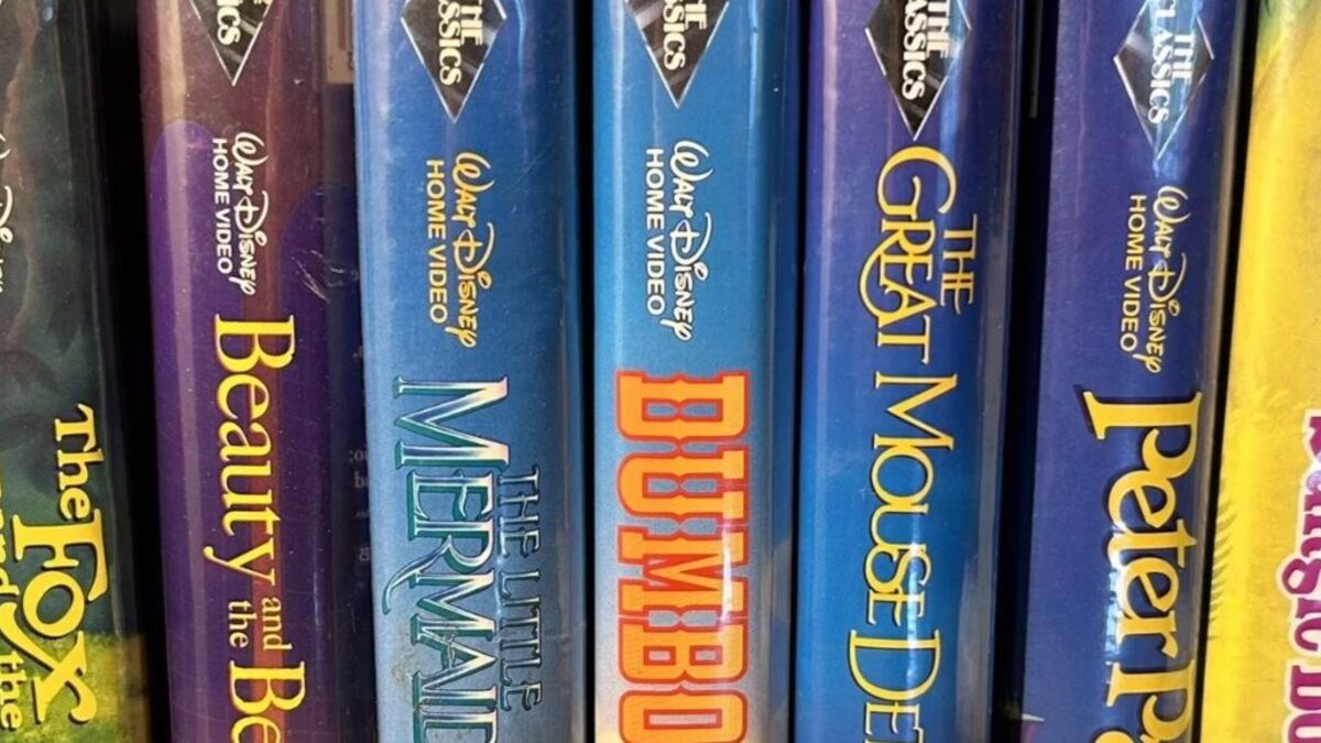 Pre-recorded VHS to DVD transfer service for personal archives